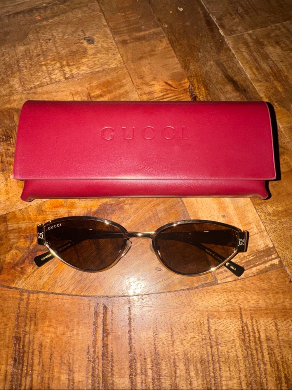 Gucci Gold Frame Sunglasses with Brown GG Logo Lenses - Picture 4 of 4